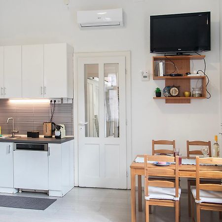 Dora Apartment Near Buda Castle With Parking! Budapest Exterior foto