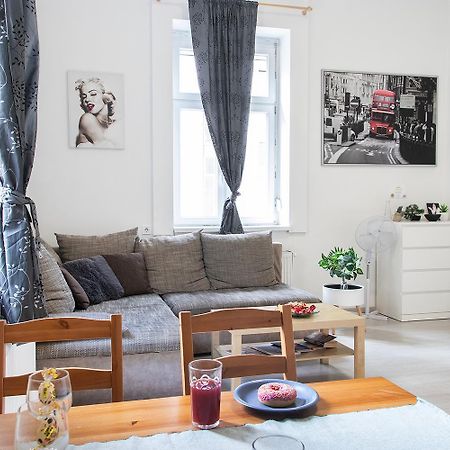 Dora Apartment Near Buda Castle With Parking! Budapest Exterior foto