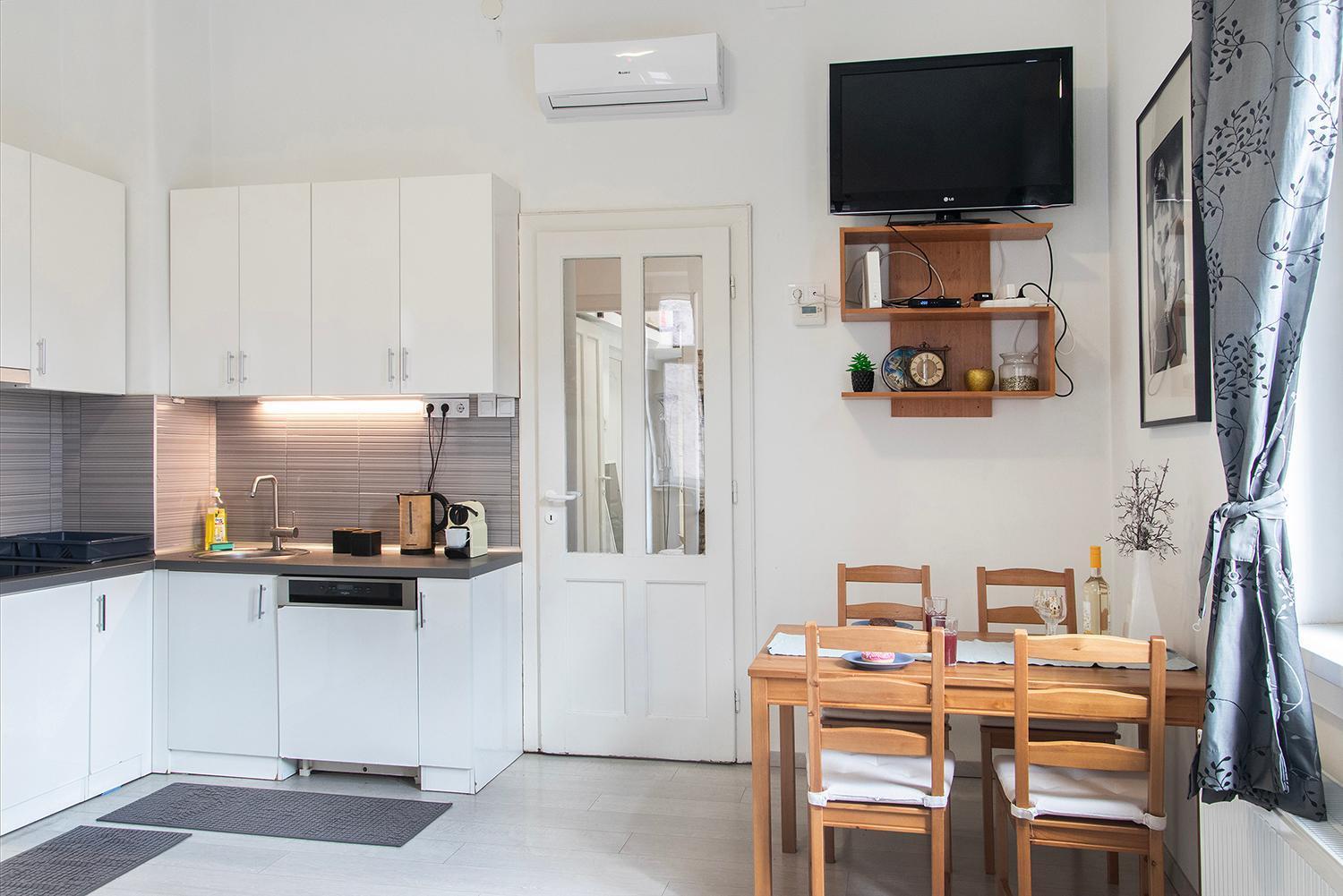 Dora Apartment Near Buda Castle With Parking! Budapest Exterior foto
